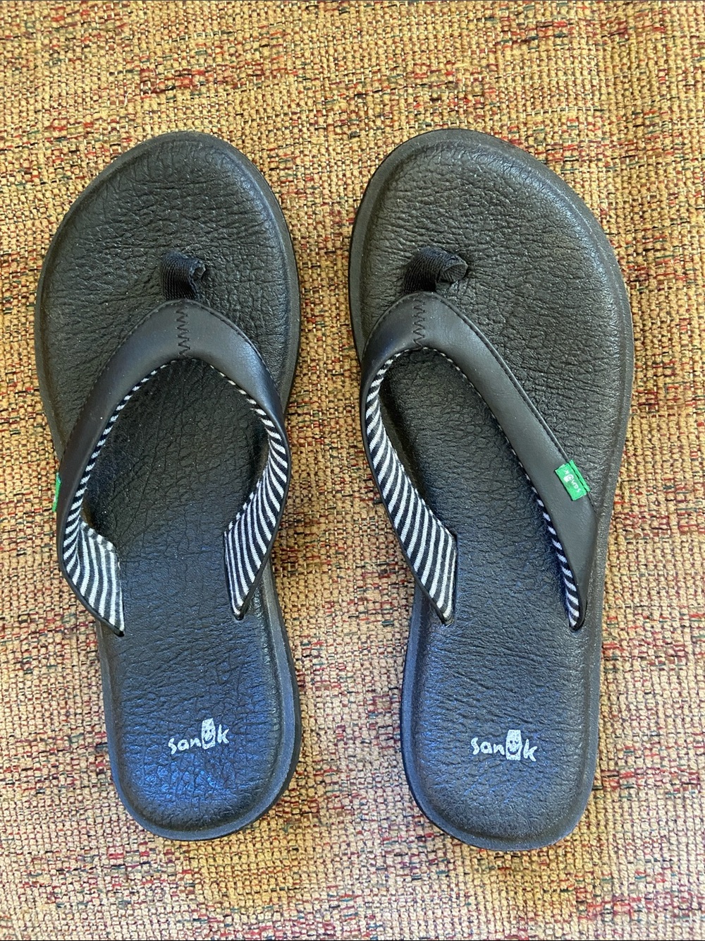 Women’s Black Sanuk Flip Flops/ Sandals, Size W 7
